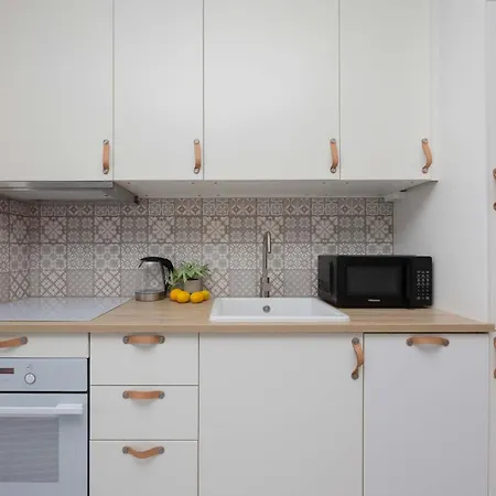 Cozy With Parking And Garden By Renters Warschau