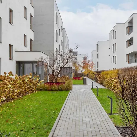 Cozy With Parking And Garden By Renters