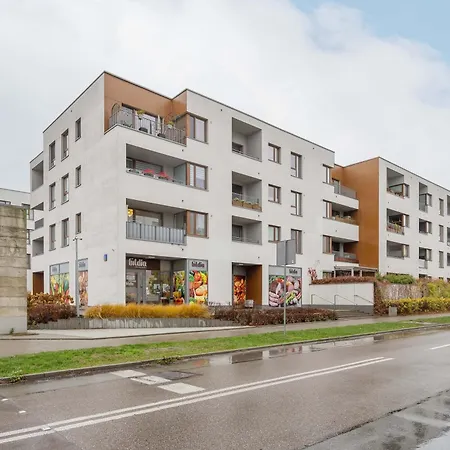 Cozy With Parking And Garden By Renters 아파트 바르샤바