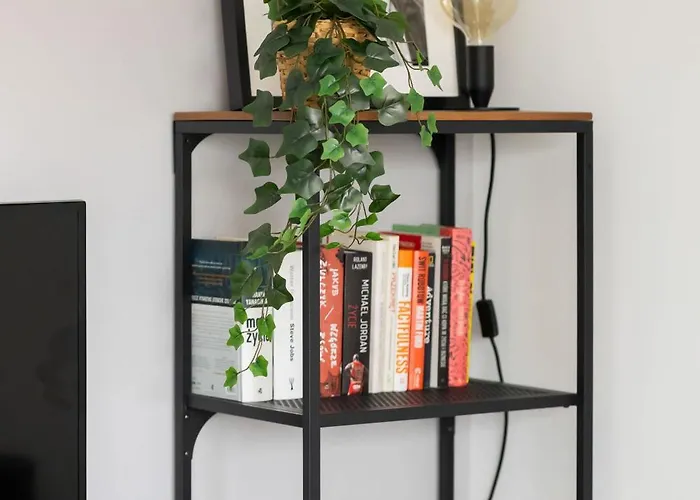 Cozy With Parking And Garden By Renters *