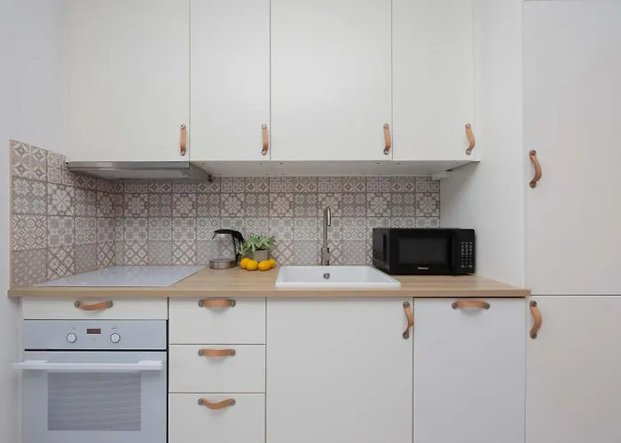 Cozy With Parking And Garden By Renters Warschau