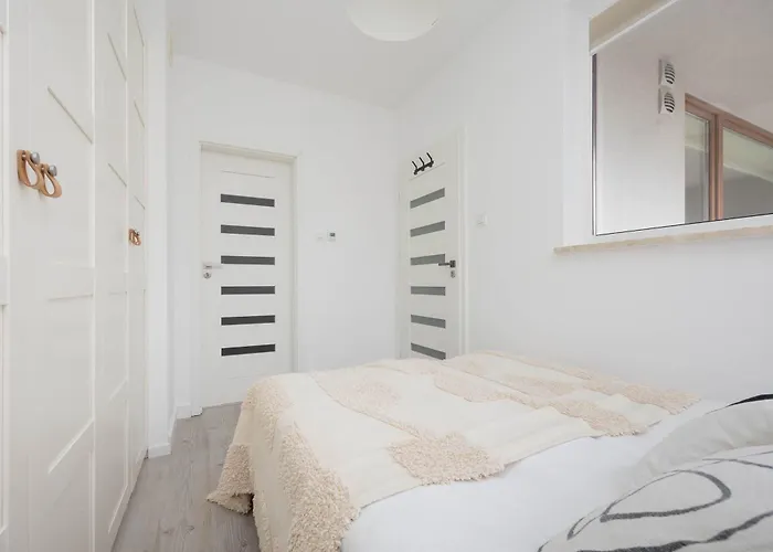 Appartement Cozy With Parking And Garden By Renters Warschau