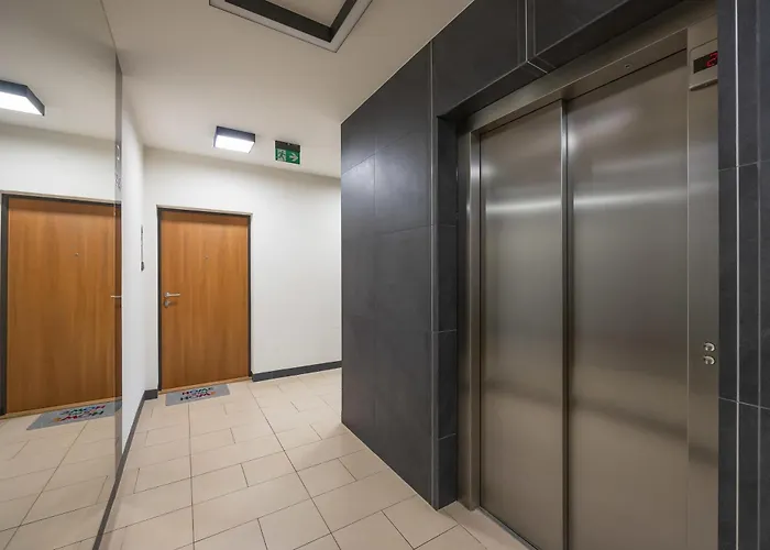 Appartement Cozy With Parking And Garden By Renters Warschau