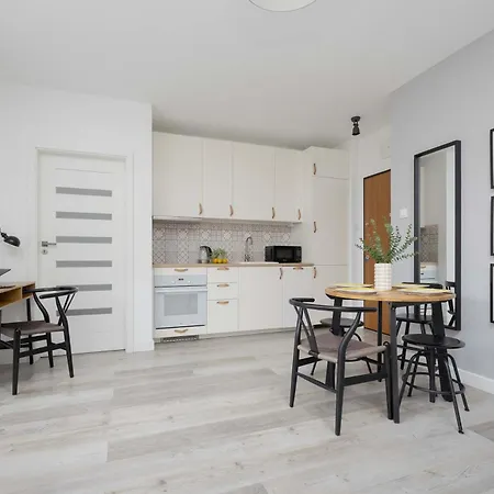 Cozy With Parking And Garden By Renters Apartament
