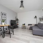 Apartamento Cozy With Parking And Garden By Renters Varsovia