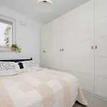 Cozy With Parking And Garden By Renters Apartamento Varsovia