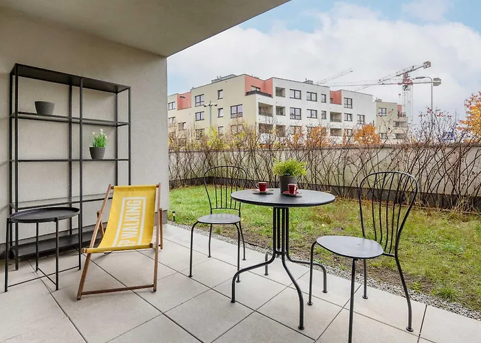 Cozy With Parking And Garden By Renters