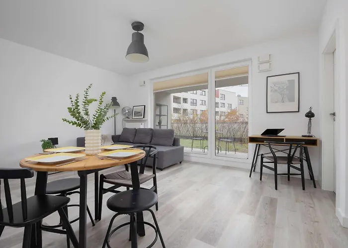 Cozy With Parking And Garden By Renters Apartment