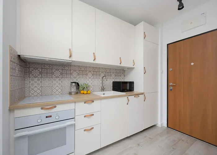 Cozy With Parking And Garden By Renters Apartment