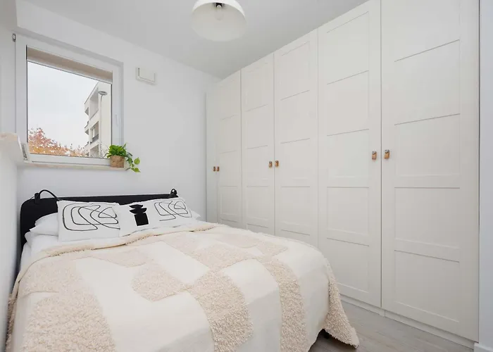 Cozy With Parking And Garden By Renters Apartment Warsaw